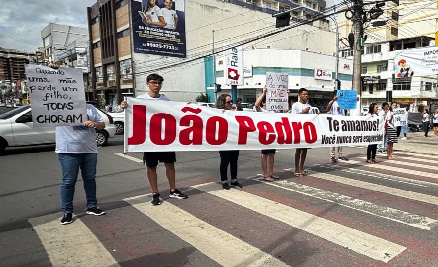 Itaperuna se une em ato emocionante pela memória de João Pedro Donadio