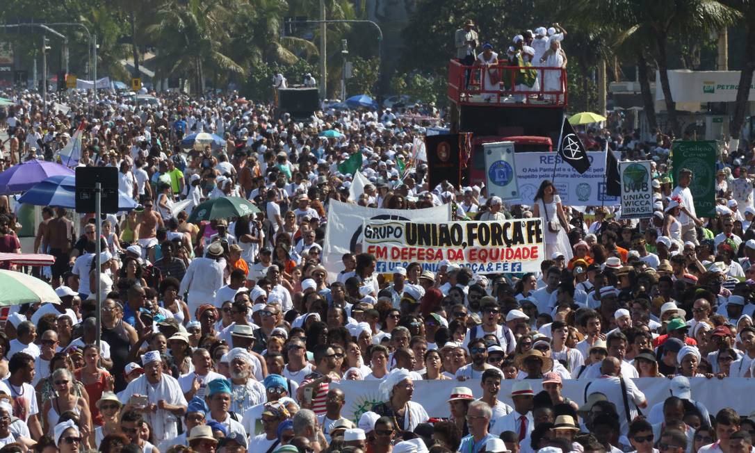 Caminhada-contra-a-intolerancia-religiosa-Copacabana- ComCausa