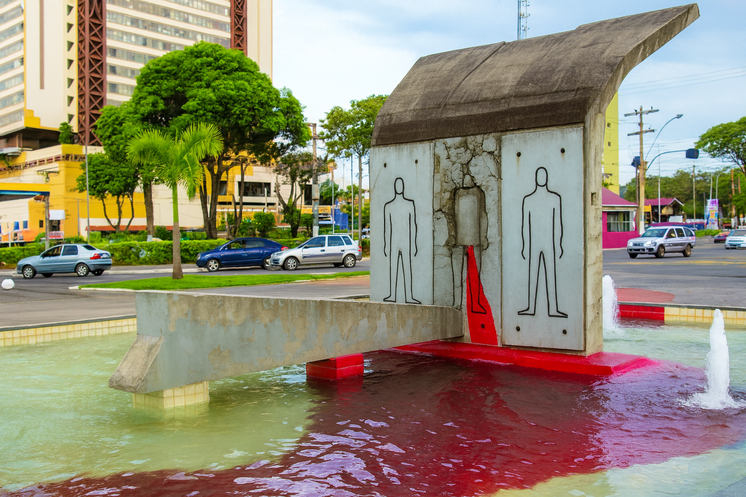 Escultura no Praça de Volta Redonda - 09 de novembro 1988 ComCausa